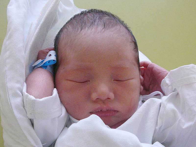 Huy Chi Bao Nguyen, Kladno. Narodil se 28. prosince 2015. Váha 3 kg, míra 48 cm. Rodiče jsou Nhung Tran Thu a Thanh Nguyen Huy (porodnice Kladno).