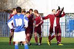 Slaný (v rudém) doma remizovalo s Tuchlovicemi 1:1. Radost domácích. 