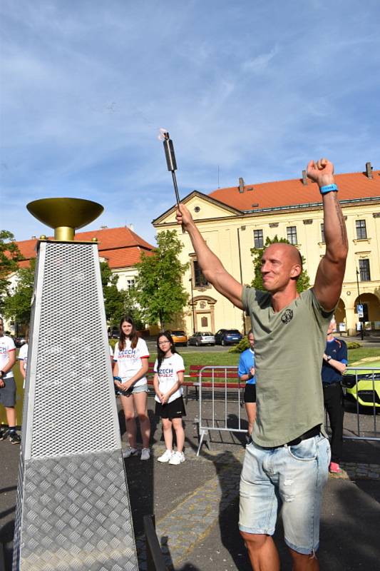 Ze zahájení 5. ročníku Olympiády dětí a mládež ve Slaném.