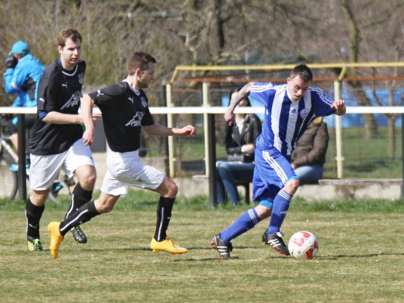 SK Hřebeč - FC Čechie Velká Dobrá 6:0, 2. 4. 2016, A3A - Fair Credit I.B třída skupina A