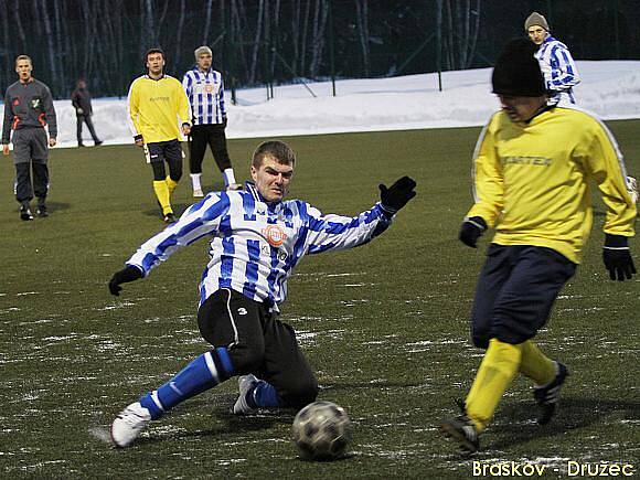 Braškov - Družec, přípravné fotbalové utkání, hráno 30.1.2010 UT Kladno