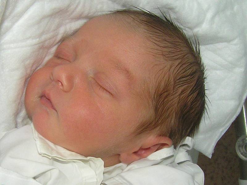 Lukáš Müller, 10. 3. 2008, Buštěhrad, váha 2,64 kg, míra 48 cm, rodiče jsou Petra a Václav Müllerovi    (porodnice Kladno).