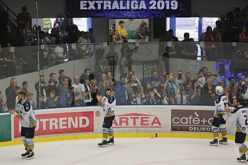 Utkání se neslo v duchu oslav postupu Rytířů do extraligy... //  Rytíři Kladno – Piráti Chomutov 1:2 pp, Chance liga, 21. 4. 2019