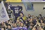 Kladno poslalo "mistra" na dovolenou. Úporné utkání vystřídaly nadšené ovace! / Rytíři Kladno – HC ČSOB Pojišťovna Pardubice 1:0, hráno 7. 3. 2013