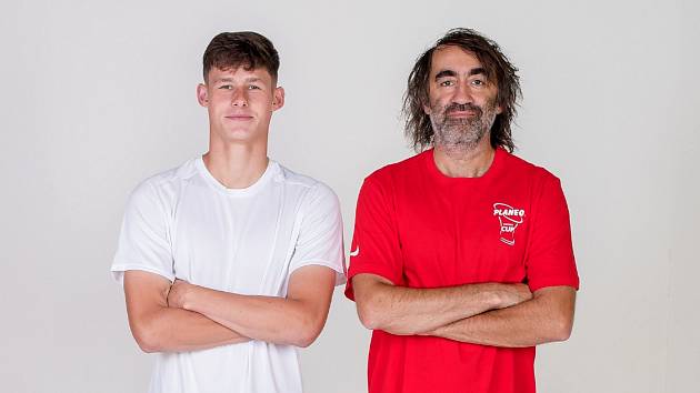 Planeo Cup 2023. Jeho tváří je hráč Sparty Martin Vitík, propagátorem bavič Jakub Kohák