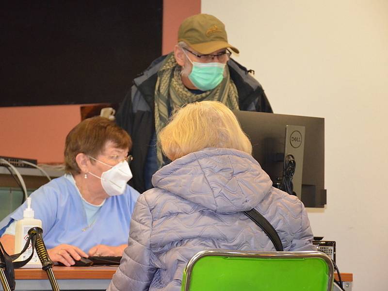 Slavnostní otevření velkokapacitního očkovacího centra v Grandu ve Slaném.