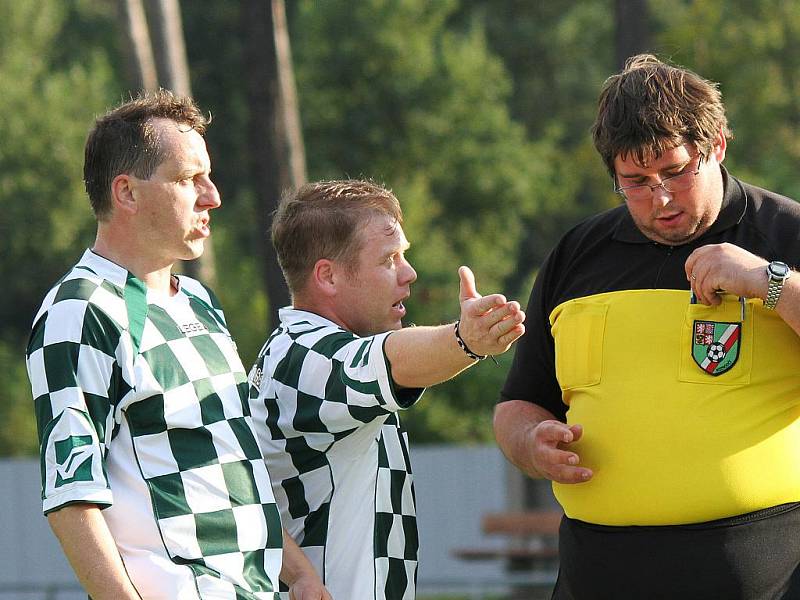 Došlo i na dohadování a stížnosti // Slovan Kladno - SK Družec 2:1 (0:1), OP -  hráno 5.9.2010