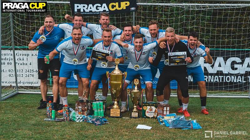 V pořadí již devatenáctý mezinárodní turnaj PragaCup v malém fotbale se uskutečnil v sobotu 22. června v Praze v areálu FC Přední Kopanina. Zvítězil tým Mostu