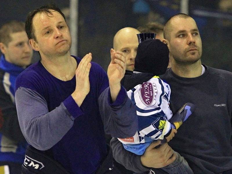 Kladno - Brno, konec série plný emocí. Pavel Patera s Jaroslavem Kallou. 