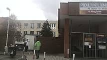 Testovací centrum v Kladně-Kročehlavech na Čtyřobvodu testuje bez registrace, v pondělí zde ale měli kvůli výpadku systému zavřeno.