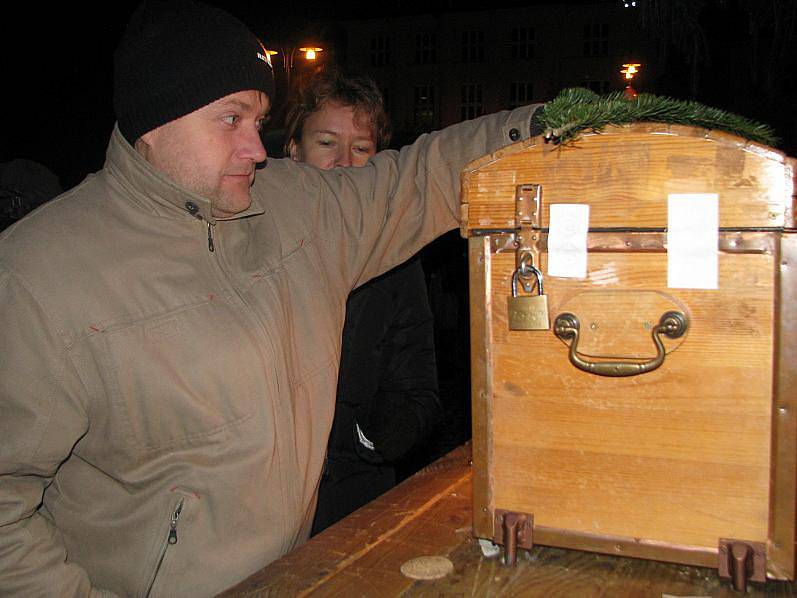 Slavnostní rozsvícení Vánočního stromu splněných přání v Kladně.