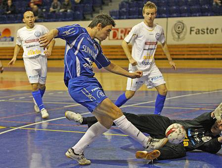 futsal Brno - Kladno. V bílém Jan Čurda