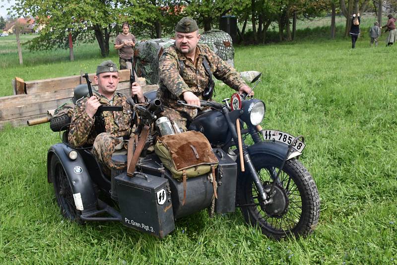 Rekonstrukce bojů z konce II. světové války. Rudá armáda opět osvobodila Brandýsek, k vidění byly téměř dvě stovky vojáků.