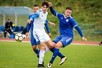 Fotbalová příprava: Kladno (v bílém) nečekaně vyhrálo na hřišti SK Slaný vysoko 7:1. Mladíci Šnobl a Danda