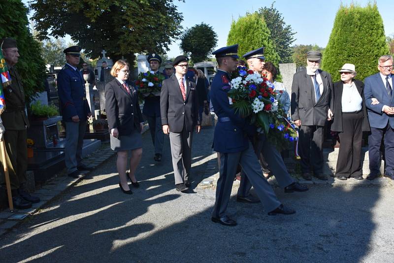 Z pokládání věnců na hrob T.G.M. 14. září 2021 v Lánech.