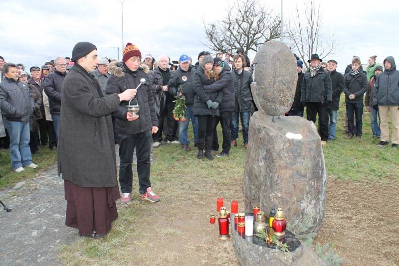 Přátelské setkání v aleji Ivo Rubíka a požehnání kameni