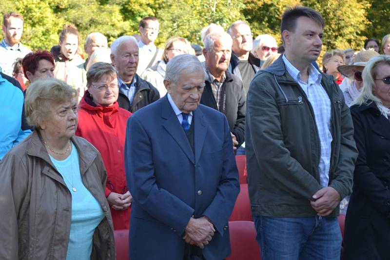 Slavnostní bohoslužby se účastnil kardinál Dominik Duka.