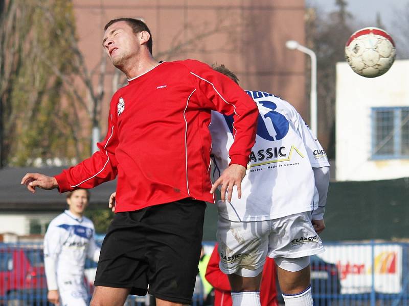 Kladno přenechalo důležité body Měcholupům // SK Kladno -SK Horní Měcholupy 1:3 (0:2) , utkání 14.k. CFL. ligy 2012/13, hráno 10.11.2012