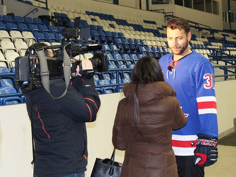 Pojď hrát hokej v Kladně, akce Rytířů pro nejmenší adepty hokeje se zúčastnily i kladenské hvězdy minulosti i současnosti Ondřej Pavelec, Jan Neliba, Radek Gardoň nebo Petr Vampola.