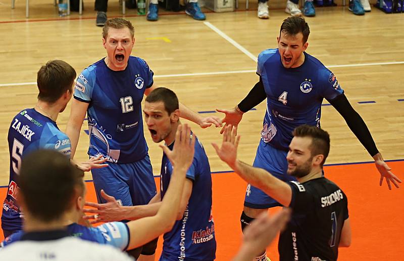 Bojovné Benátky favorita potrápily, Kladno ale v euforii vítězí 3:1 // Kladno volejbal cz –  VK Benátky nad Jizerou  3 :1  ( – 21, 18,  20, 19 ), Extraliga volejbalu, Kladno, 10. 12. 2016