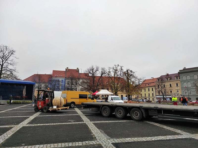 Brána ve Slaném zatím zůstává, z pěší zóny ale patrně zmizí.