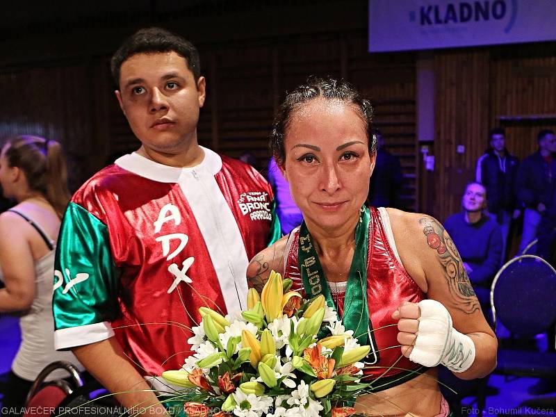 Anna Arrazola // Galavečer profesionálního boxu BOXING LIVE / Kladno 30. 11. 2019