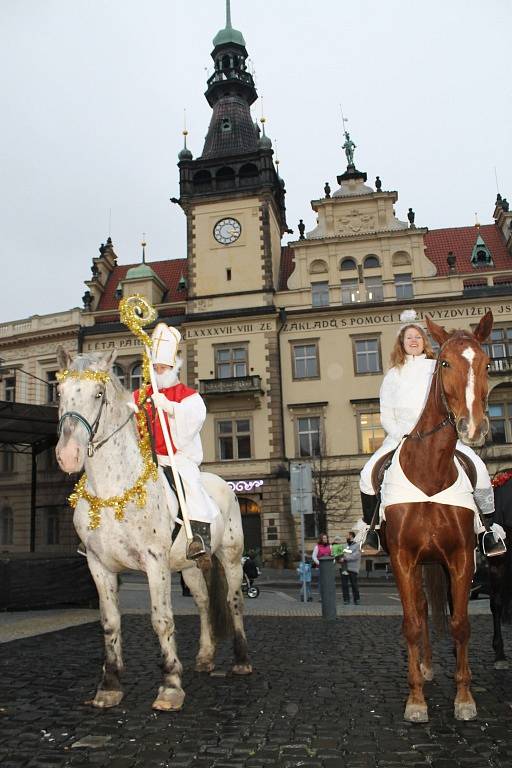 Mikuláš na koni v centru Kladna