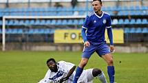 Derby v di vizi ovládlo Kladno (v bílém), doma porazilo Slaný 4:1.