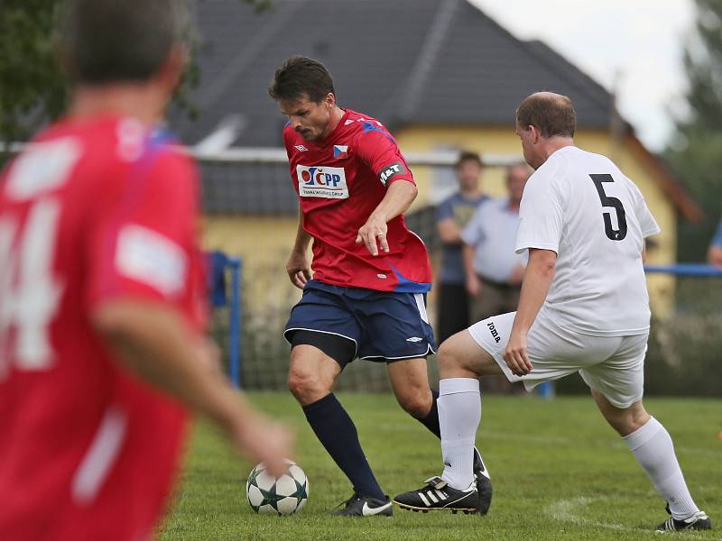 SK Braškov - Internacionálové ČR 3:2. Oslavy 90 let fotbalu na Braškově 