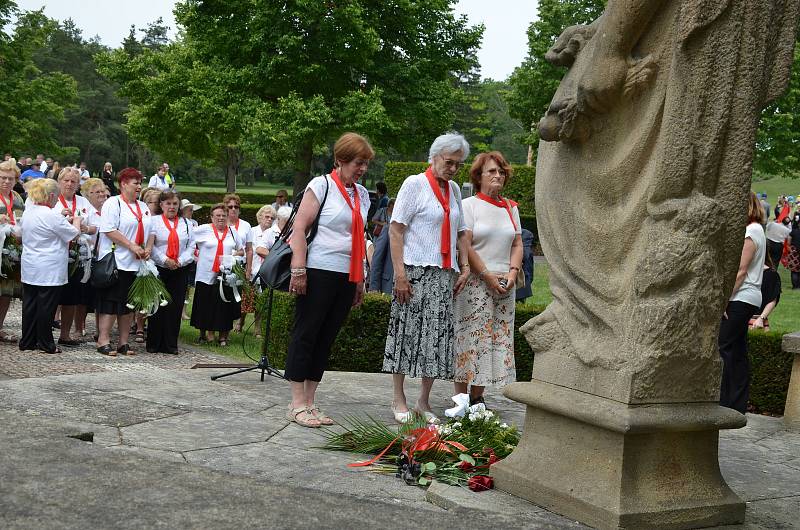 V  Lidicích se uskutečnil pietní akt k 77. výročí lidické tragédie.