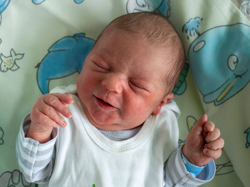 KRISTIÁN KRÁL, KLADNO. Narodil se 21. září 2019. Po porodu vážil 3,27 kg a měřil 51 cm. Rodiče jsou Zuzana Králová a Tomáš Král. (porodnice Slaný)