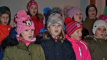 V Barevné škole v Tuchlovicích pořádali vánoční jarmark.