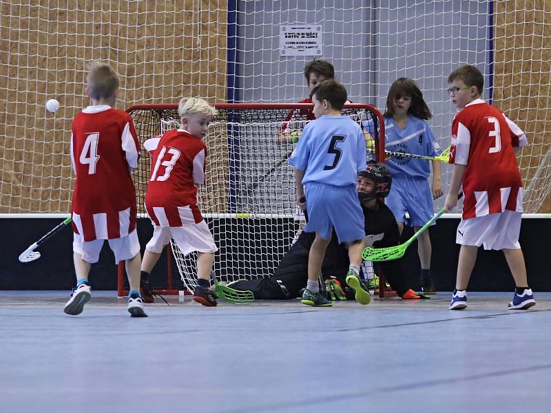 Tygři - Štíři 6:0 / Školní florbalová liga Kladno, 3. kolo, 6. ročník