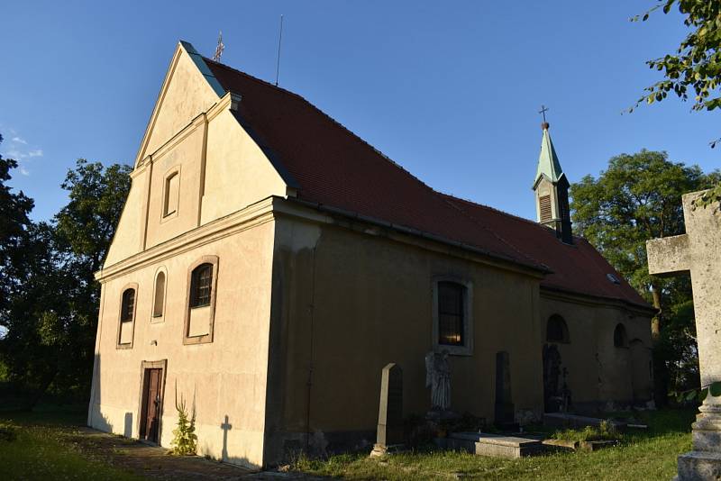 Kostel sv. Mikuláše ve Vrapicích je obestřen tajemstvím.