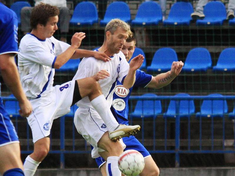 Antonín Holub a Martin Hyský // SK Kladno - FC Graffin Vlašim 1:1 (0:1) , utkání 11.k. 2. ligy 2010/11, hráno 19.9.2010