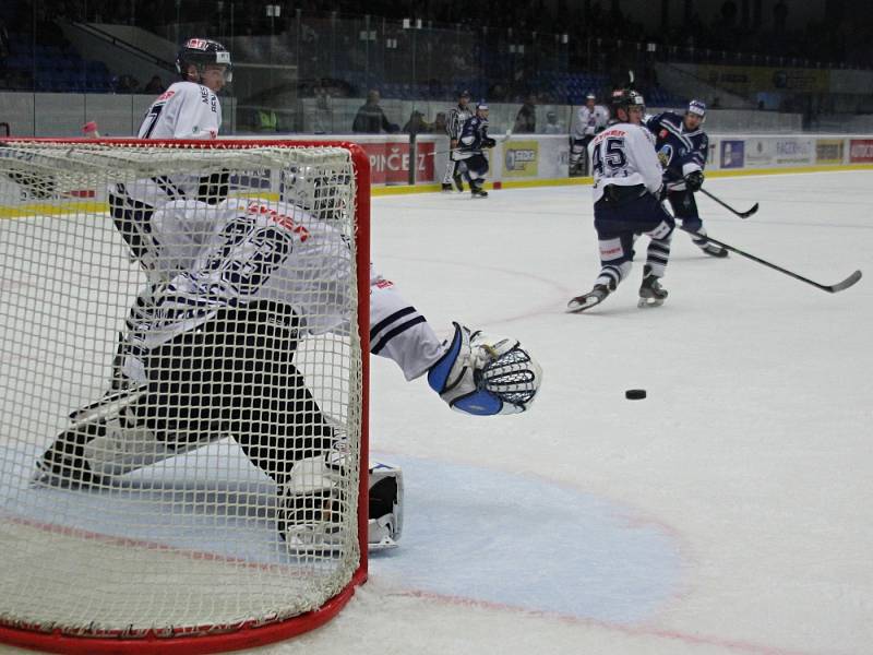 Rytíři přejeli Benátky, diváci se dočkali hokejové radosti // Rytíři Kladno – HC Benátky 7:2, WSM liga LH, 10. 10  2015