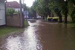 Záplava po nedělní bouřce ve Velvarech