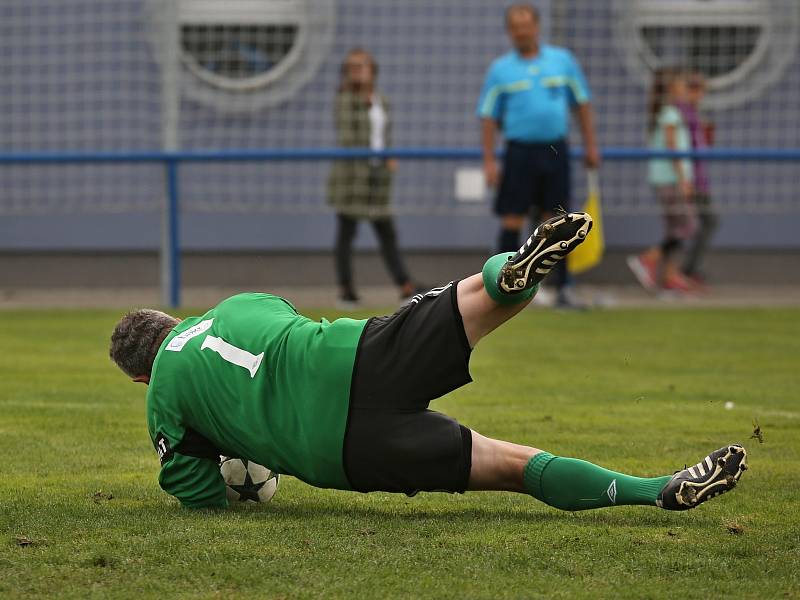 SK Braškov - Internacionálové ČR 3:2. Oslavy 90 let fotbalu na Braškově 