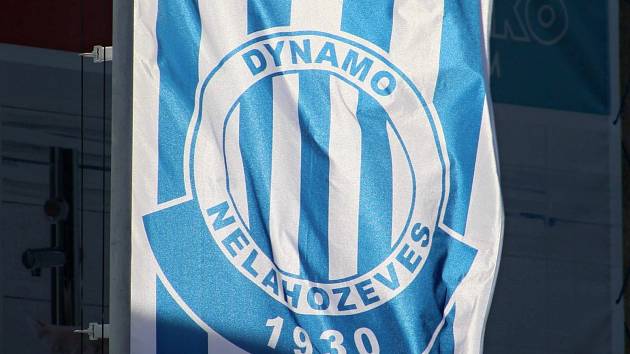 Dynamo Nelahozeves porazilo Čechii Velká Dobrá (v pruhovaném) jasně 4:0