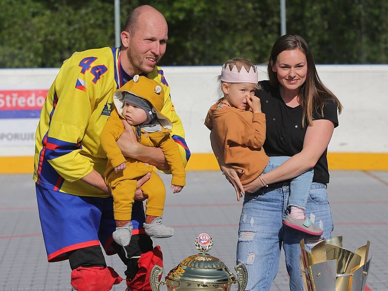 Alpiq Kladno – Kert Praha 0:2  , Kladno 18. 5. 2019, finále Extraligy hokejbalu 2018-9 , Kert vyhrál i třetí zápas a slaví titul.