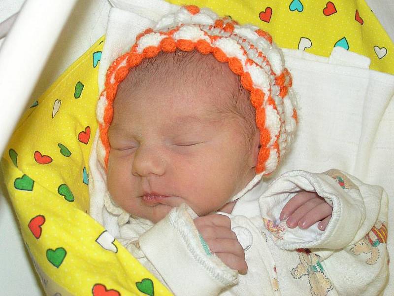 Natálie Odvršová, Kralupy n. Vltavou, 20.1.2010, váha 2,47 kg, míra 47 cm, rodiče Nikola Odvršová a Lukáš Nahodil (porodnice Slaný)