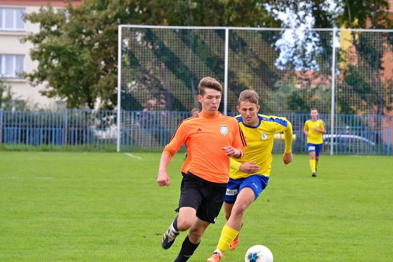 I.  třída: Slaný (v oranžovém) přetlačilo doma SK Rakovník 1:0.