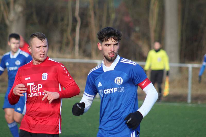 Velvary (v modrém) porazily v přípravě Český Brod 4:1.