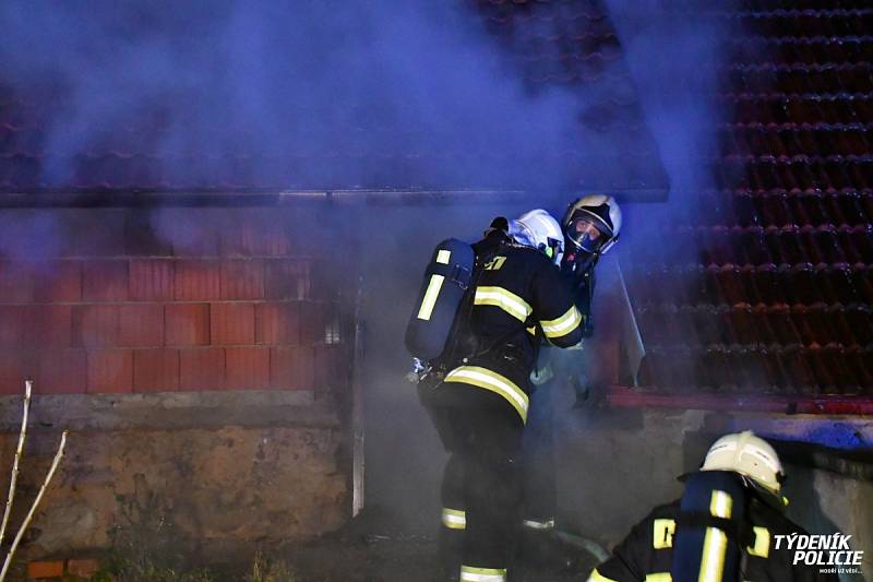 Požár rodinného domu v Doksech.