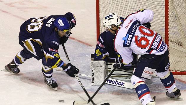 Pardubice - Kladno, Jass blokuje Rolinka