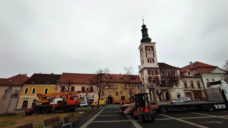 Brána ve Slaném zatím zůstává, z pěší zóny ale patrně zmizí.