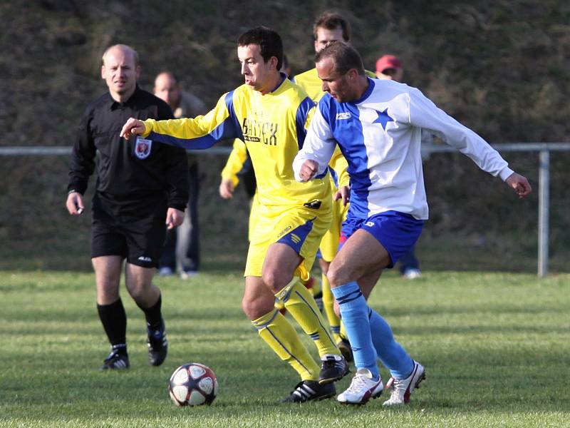 Družec - Hrdlív  0:1 , utkání OP okr. Kladno, 2011/12, hráno 7.4.2012