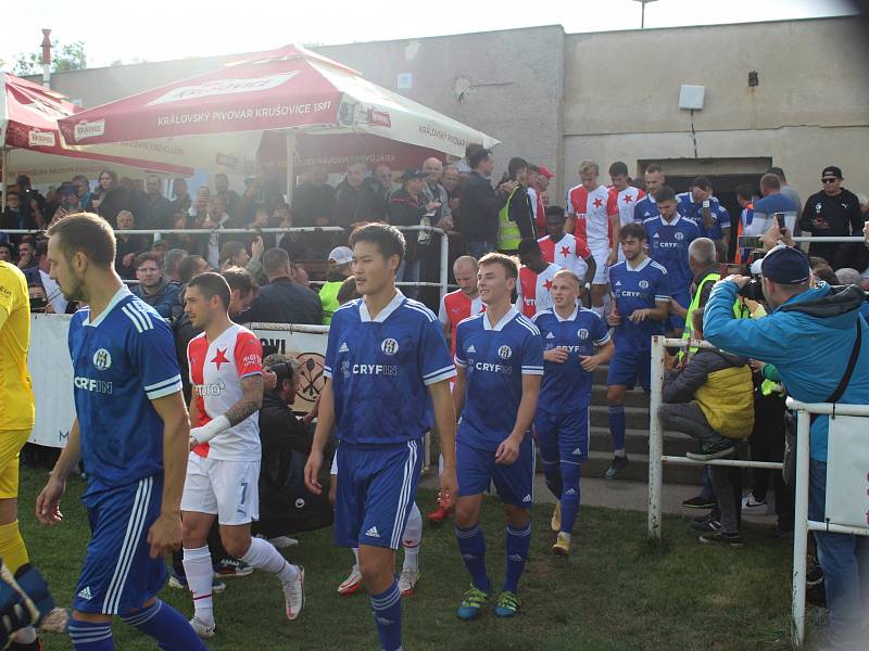 Třetiligový Slovan Velvary přivítal v rámci MOL Cupu mistrovskou Slavii Praha.