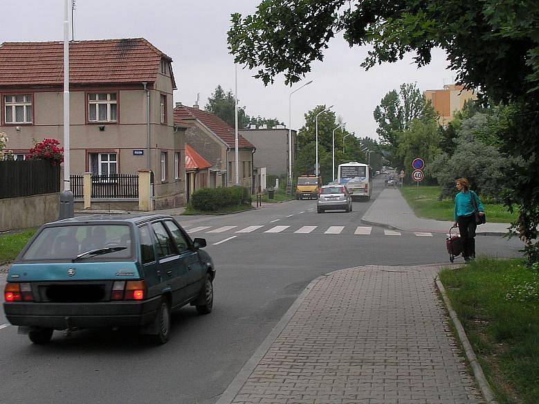 Vašíčkova ulice projde generální rekonstrukcí. V budoucnosti by se na jejím konci měl začít stavět obchvat, který by svedl nadměrný provoz do jiné části Rozdělova.