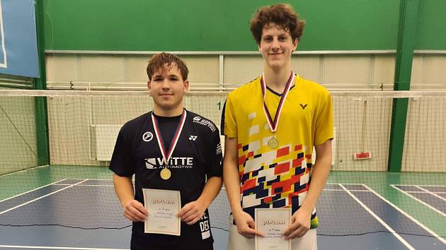 Na svém posledním juniorském republikovém turnaji se Janu Alterovi (vpravo) s Matějem Šilhanem podařilo zvítězit.